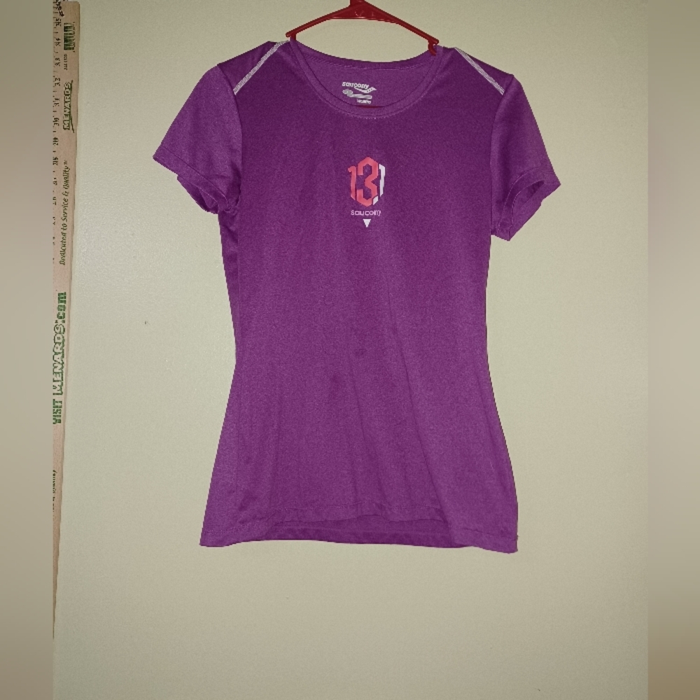 Saucony tshirt